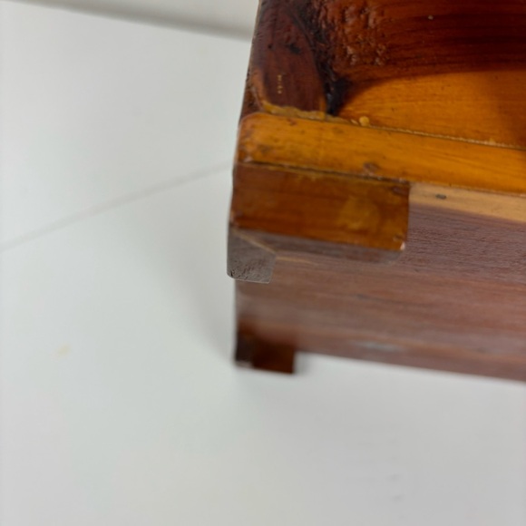 Vintage miniature cedar wood chest/hope chest/jewelry box-EUC - Picture 7 of 15